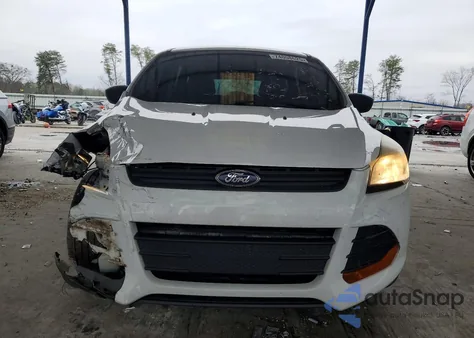 2015 Ford Escape S z USA, uszkodzony, nr VIN 1FMCU0F71FUA78077